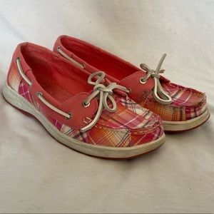Women’s boat shoe